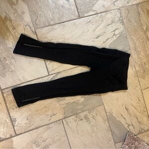 Black cropped lululemon pants